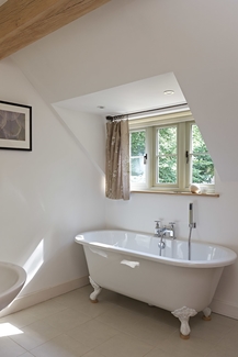 Hazel hide bathroom 